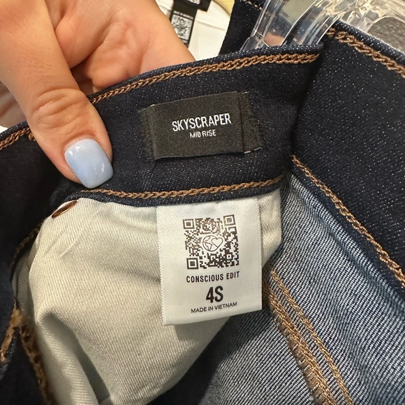 Express women’s 4S mid rise skyscraper jeans dark blue - Picture 2 of 3